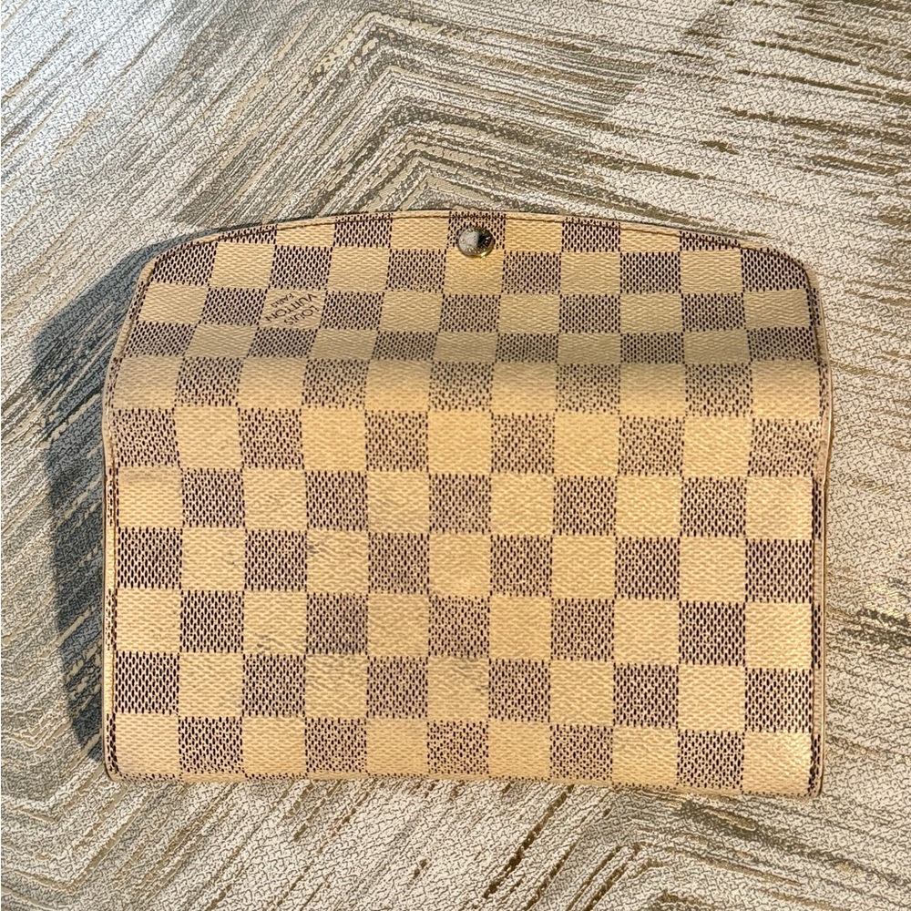 Louis Vuitton Damier Bifold Checkered Clutch - Picture 12 of 16